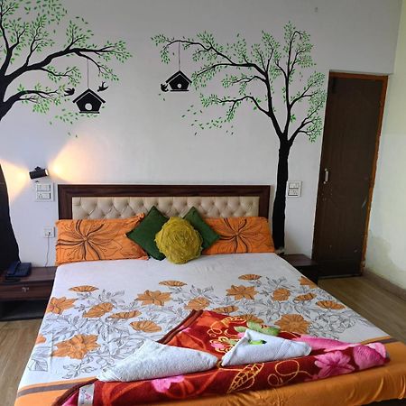 Joshi Holiday Home Stay Lansdowne Ngoại thất bức ảnh