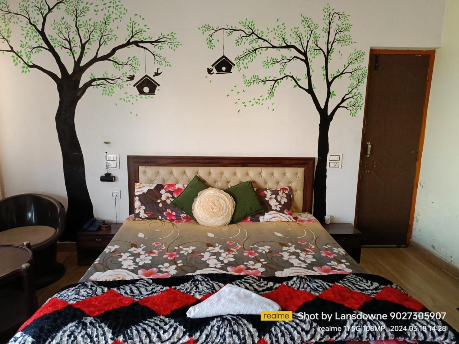 Joshi Holiday Home Stay Lansdowne Ngoại thất bức ảnh