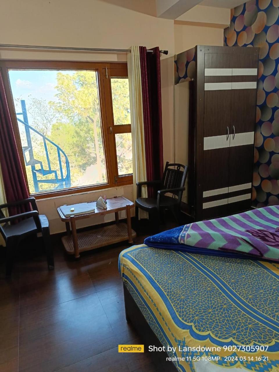 Joshi Holiday Home Stay Lansdowne Ngoại thất bức ảnh