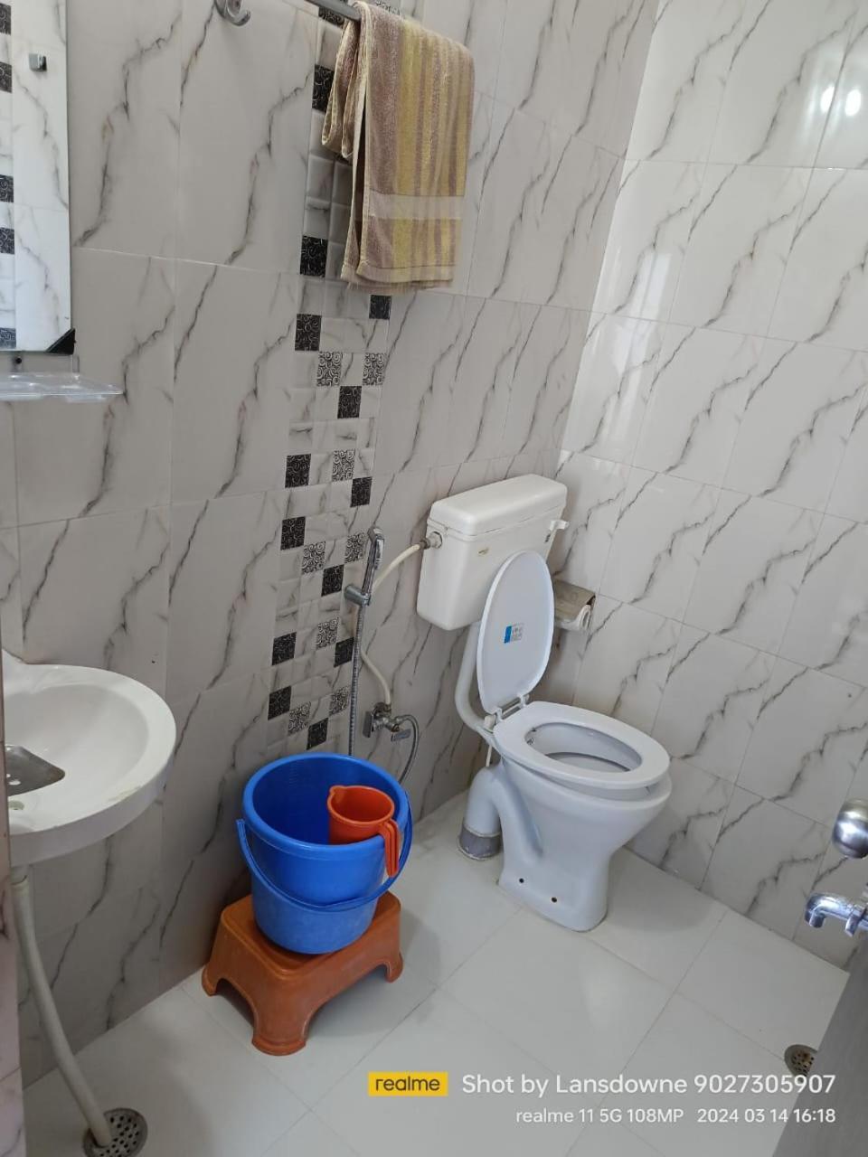 Joshi Holiday Home Stay Lansdowne Ngoại thất bức ảnh