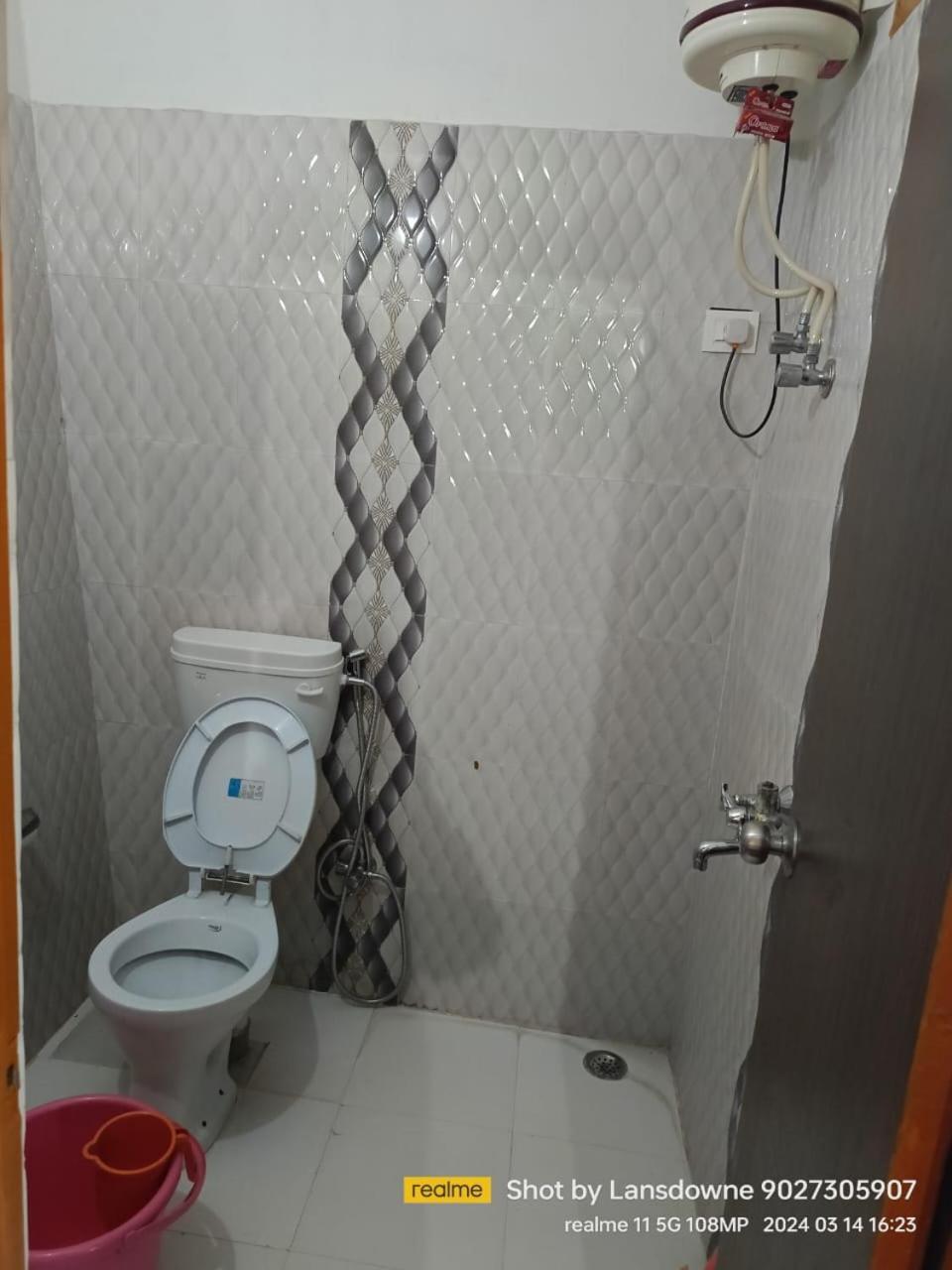 Joshi Holiday Home Stay Lansdowne Ngoại thất bức ảnh