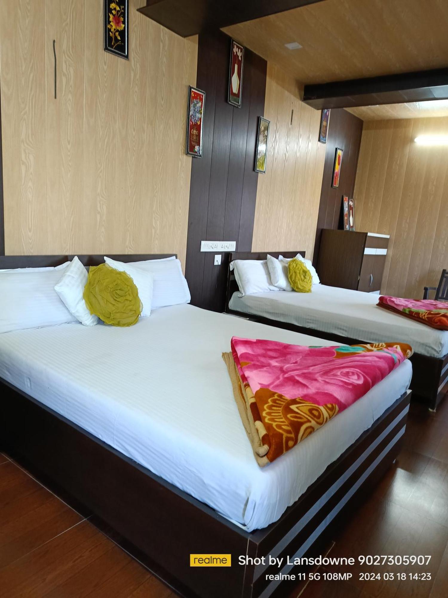 Joshi Holiday Home Stay Lansdowne Ngoại thất bức ảnh