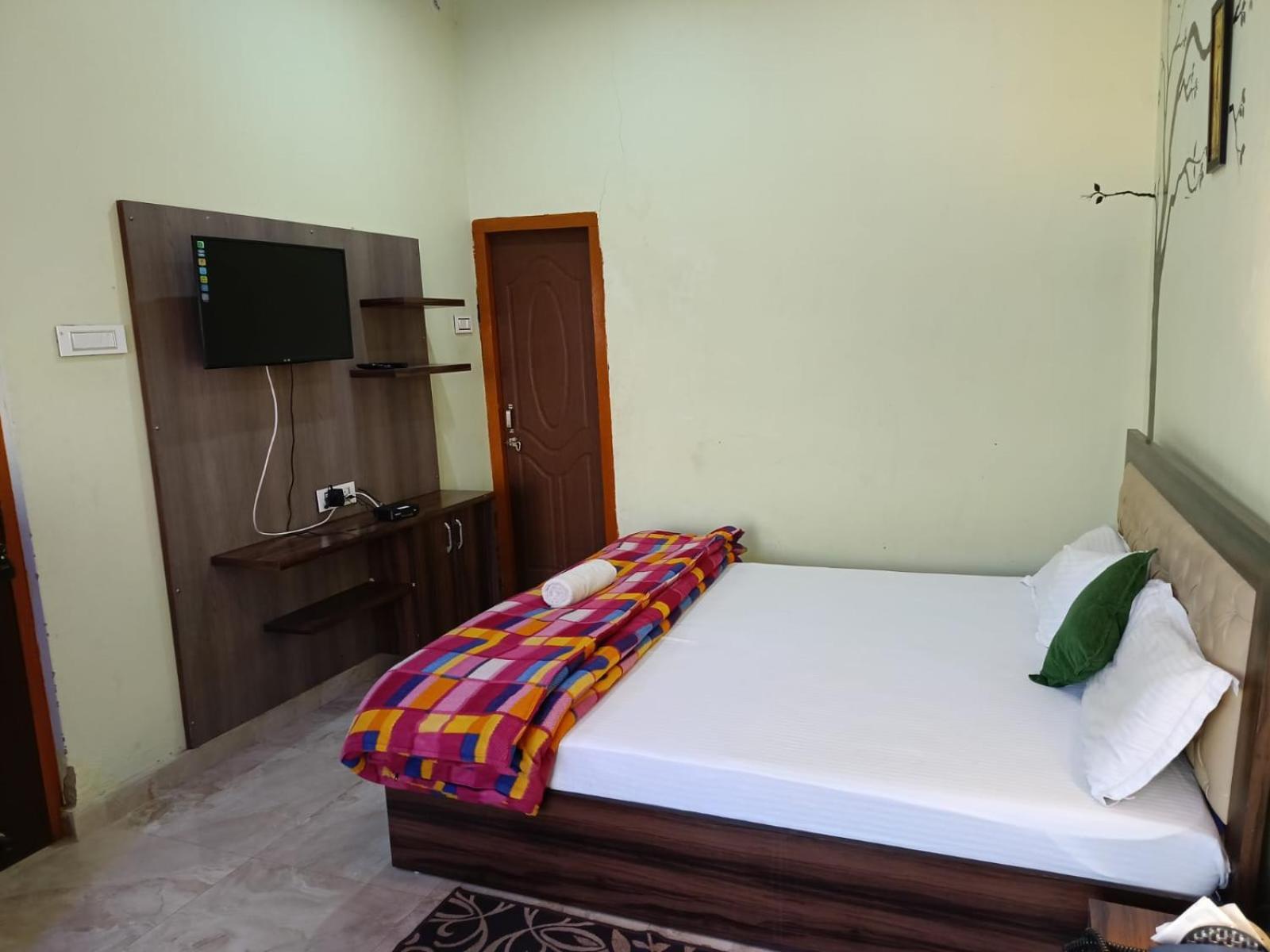 Joshi Holiday Home Stay Lansdowne Ngoại thất bức ảnh
