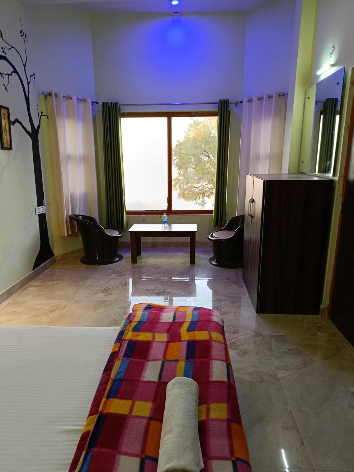 Joshi Holiday Home Stay Lansdowne Ngoại thất bức ảnh