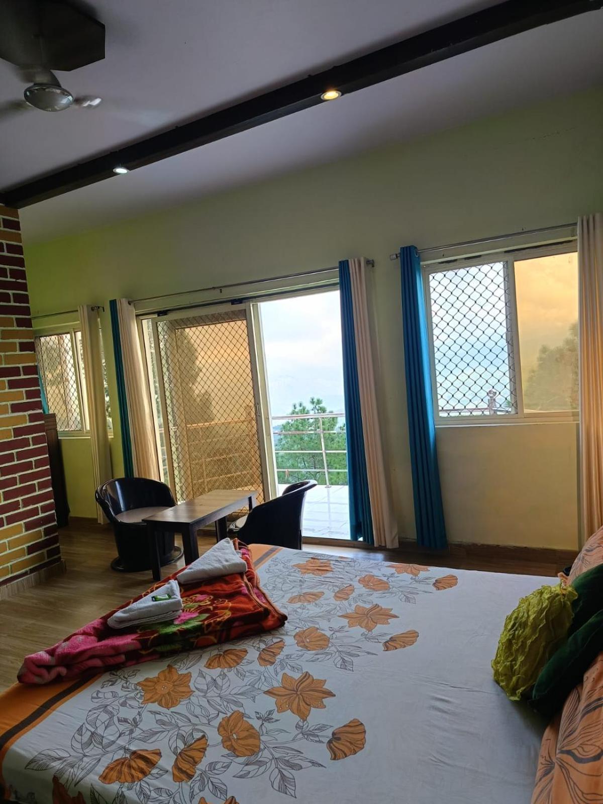 Joshi Holiday Home Stay Lansdowne Ngoại thất bức ảnh