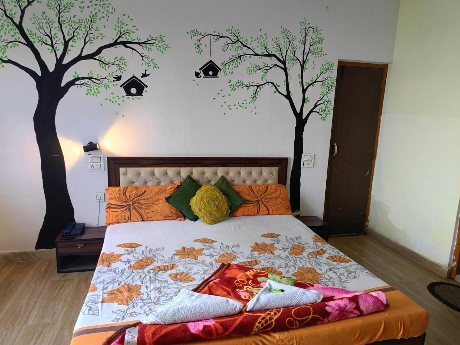 Joshi Holiday Home Stay Lansdowne Ngoại thất bức ảnh