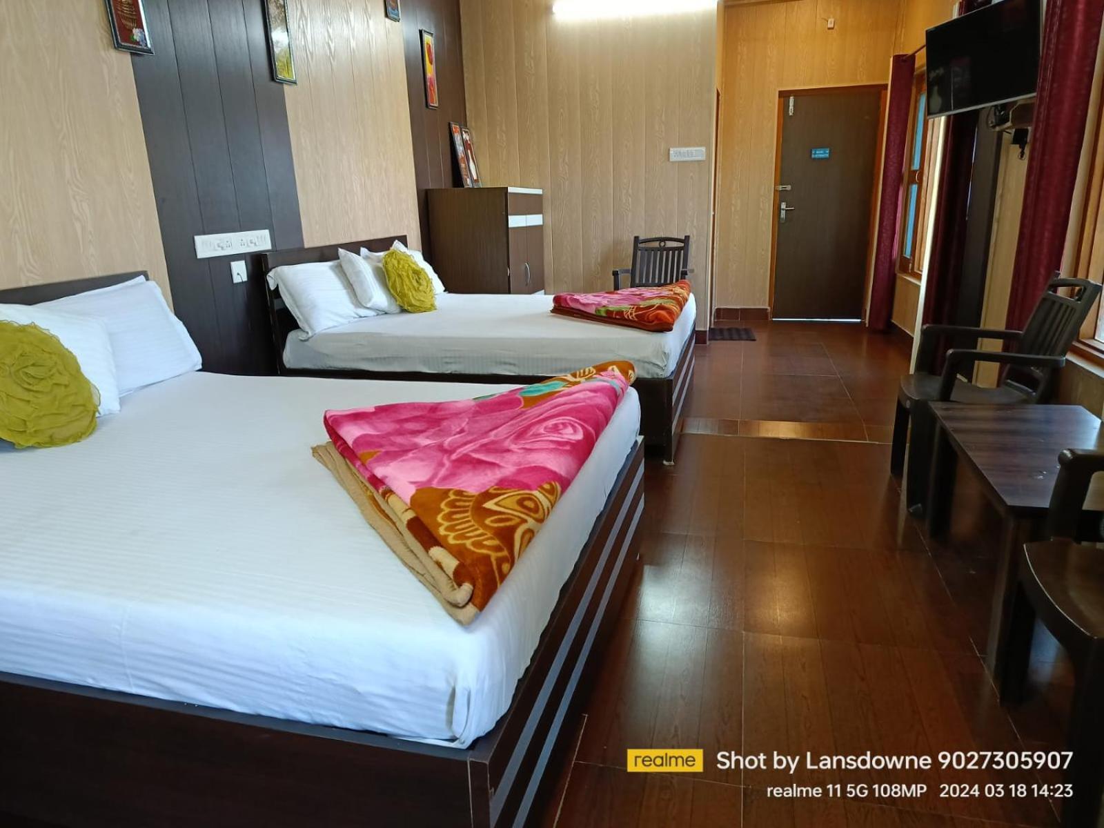 Joshi Holiday Home Stay Lansdowne Ngoại thất bức ảnh