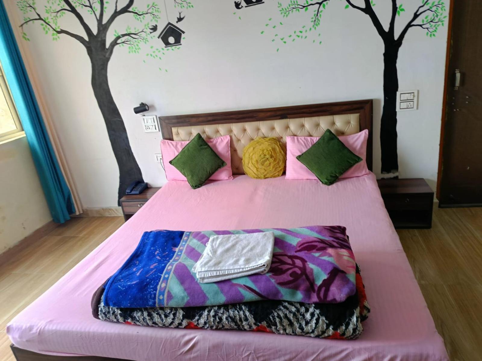 Joshi Holiday Home Stay Lansdowne Ngoại thất bức ảnh